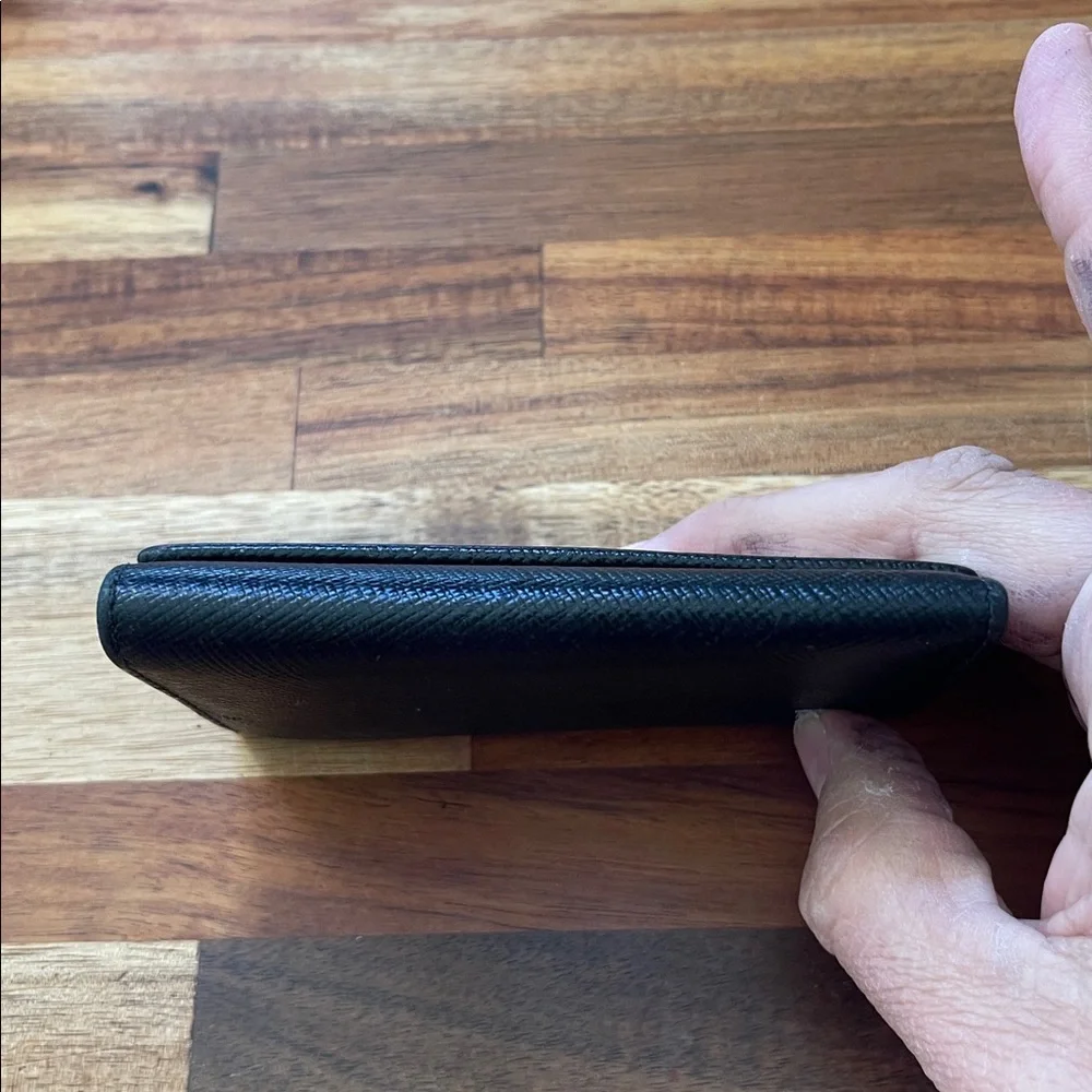 Prada Authentic Vintage Black Leather Saffiano 6 Key Holder Case. 23 - Picture 4 of 8